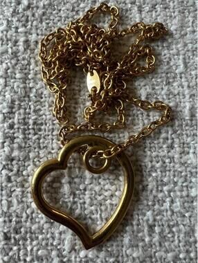 Avon Open Heart Pendant Necklace